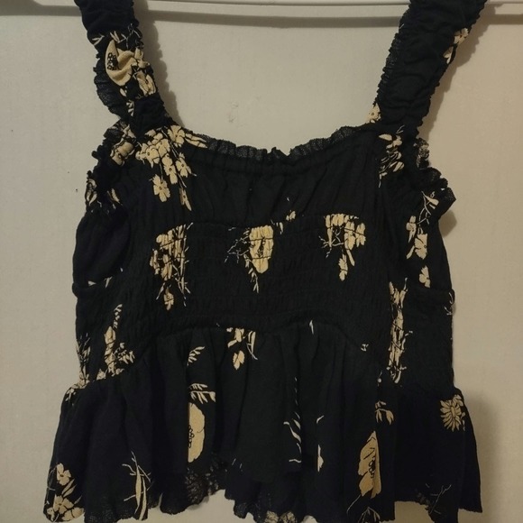 NWT Urban Outfitters Black Floral Cop Tank Size Small - Picture 5 of 7